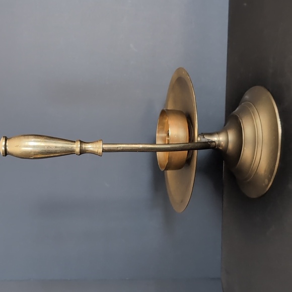 Vintage Brass Chamberstick Taper Candle Holder. - Picture 3 of 10